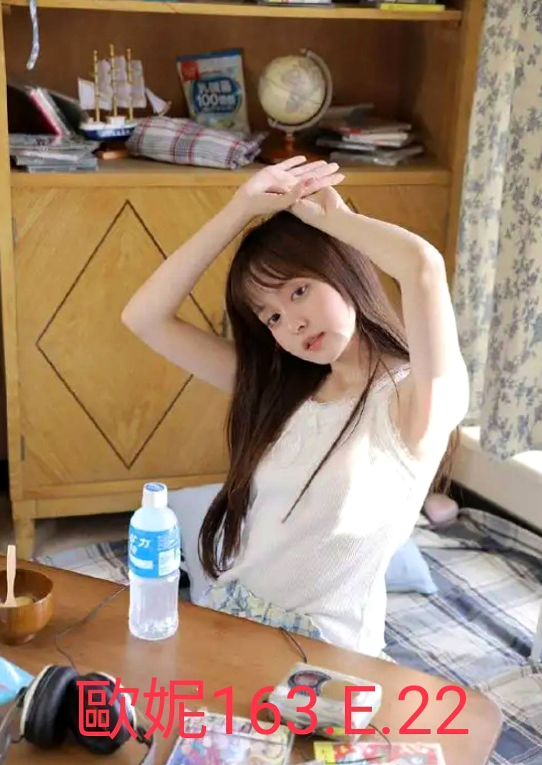 伊莎,永和,外送茶,甜美型學妹,年齡19歲,胸圍D罩杯,身高166cm,體重54kg,而且胃口很大啊~~聲音夠讓你喜歡~~